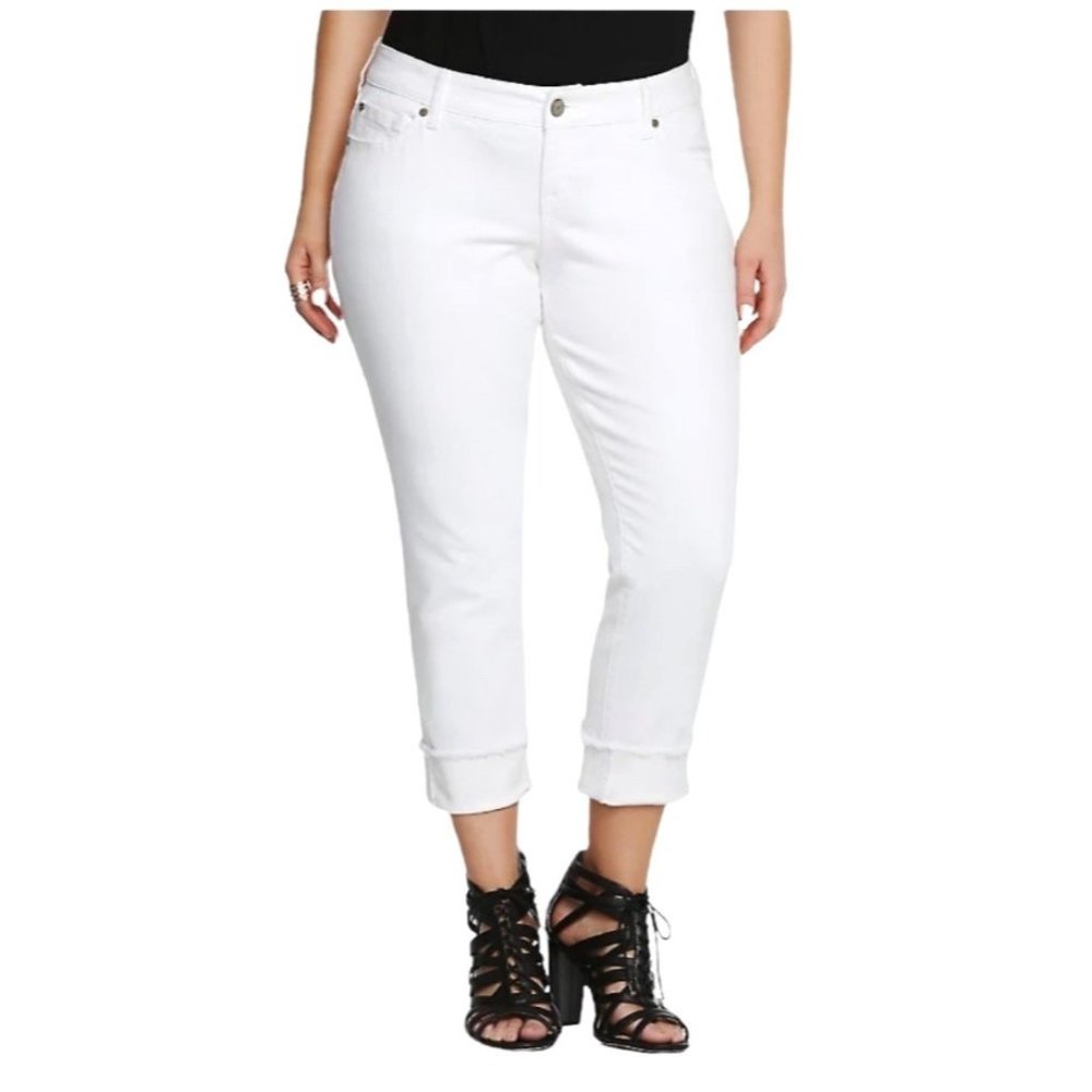 Torrid White Cropped Cotton-Blend Boyfriend Fit Raw Hem Jeans Size 16